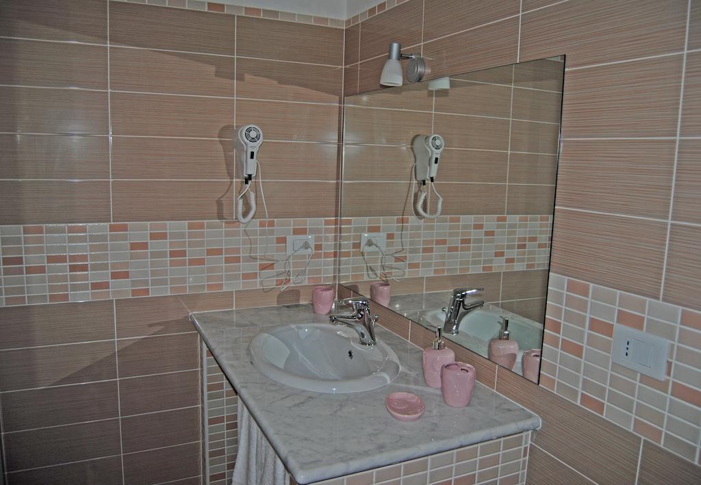 Hotel Residence Thalassa Reggio di Calabria Rum bild