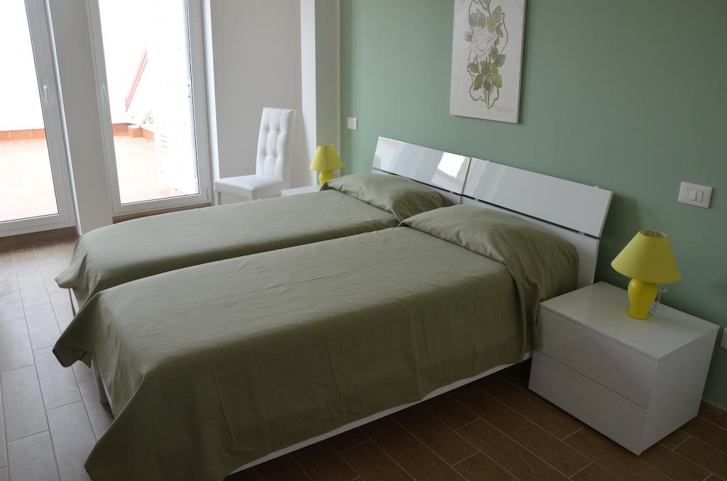 Hotel Residence Thalassa Reggio di Calabria Rum bild