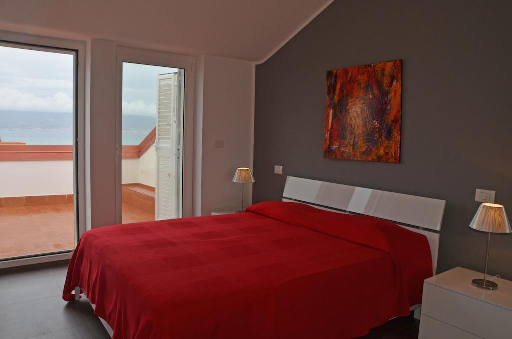 Hotel Residence Thalassa Reggio di Calabria Exteriör bild
